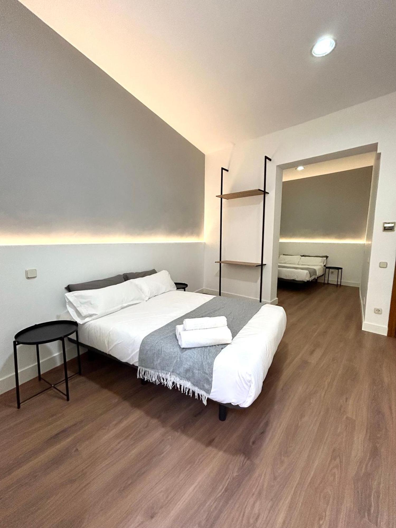 H21 Rooms Madrid Esterno foto