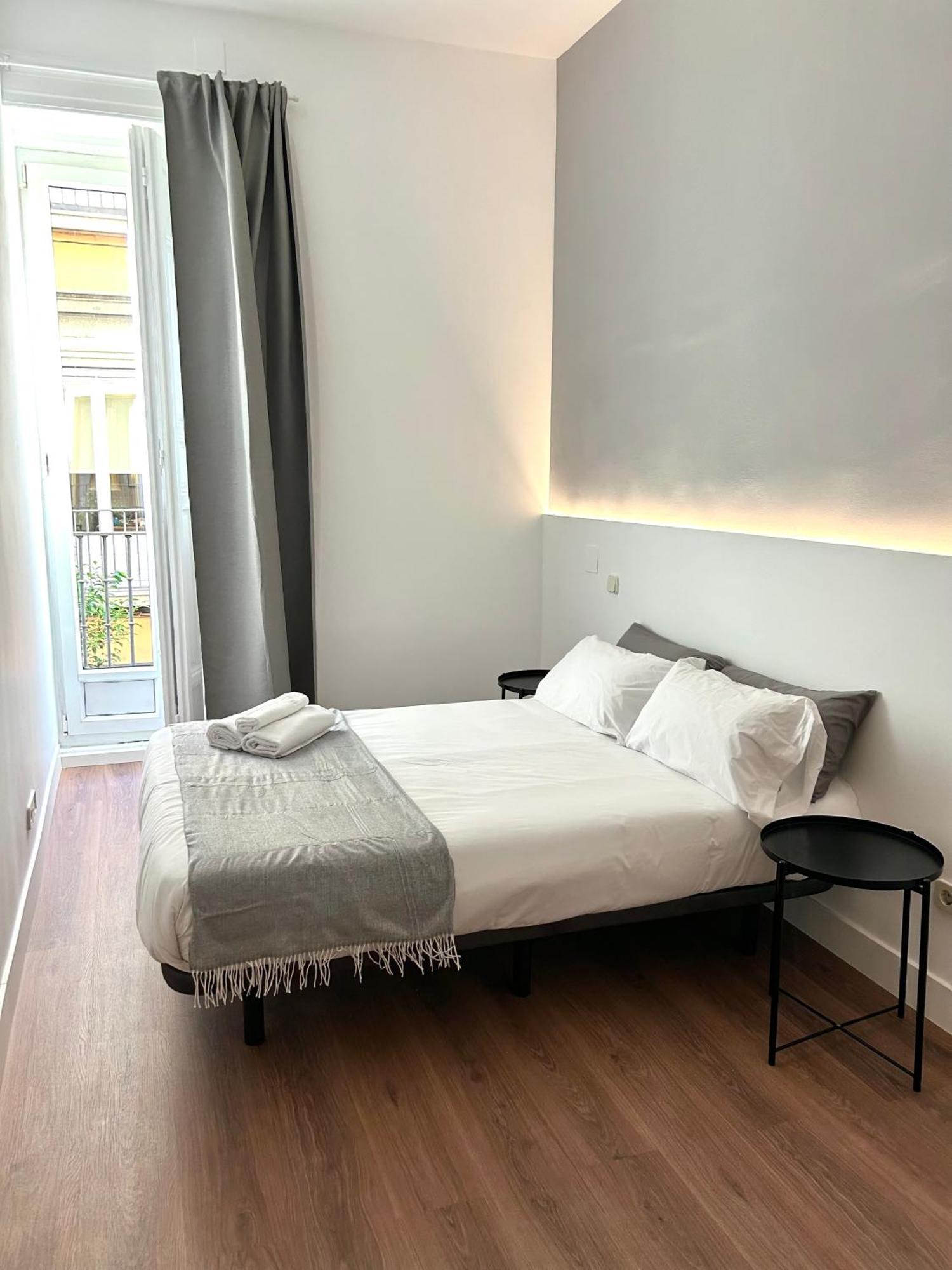 H21 Rooms Madrid Esterno foto