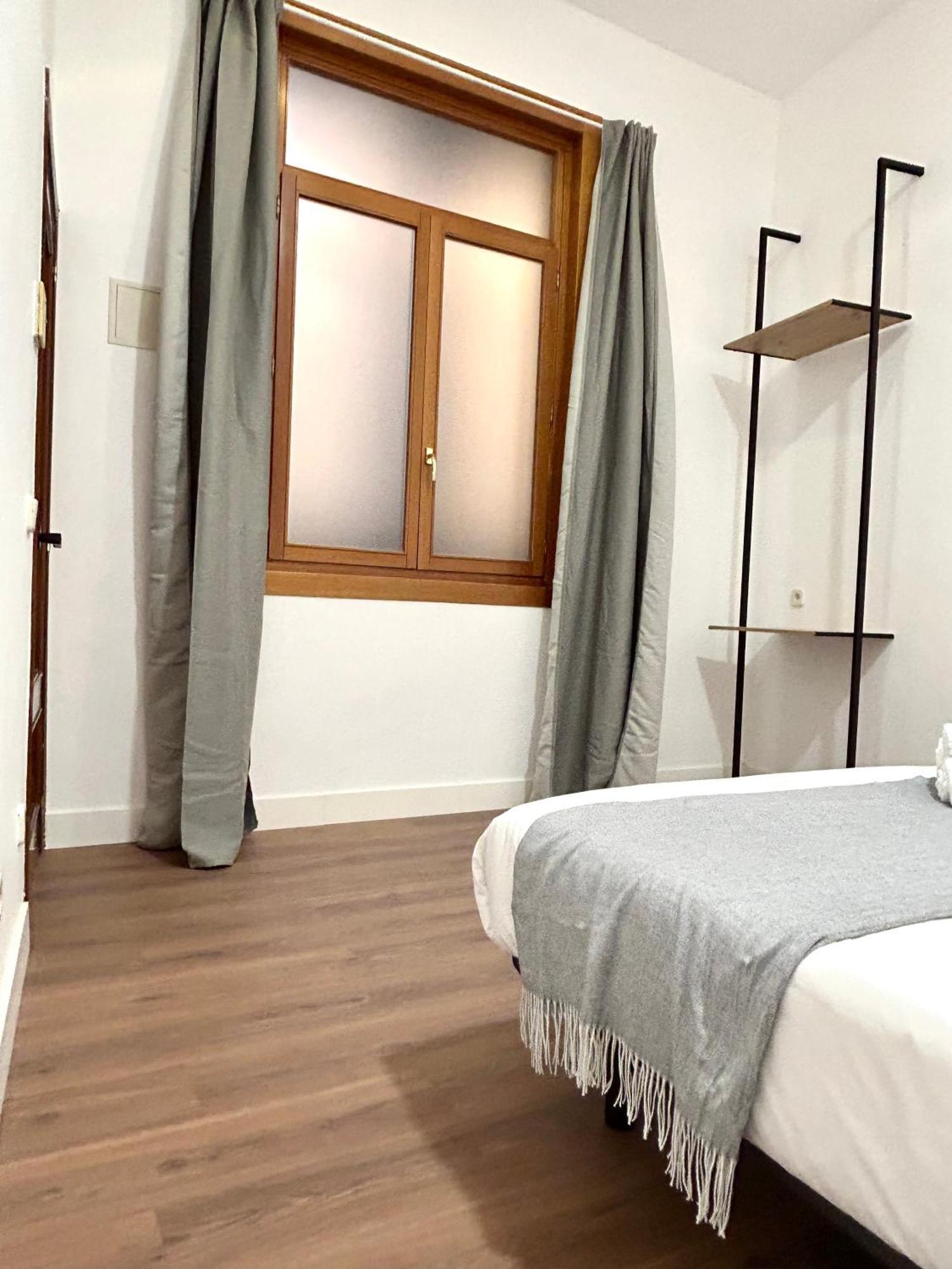H21 Rooms Madrid Esterno foto